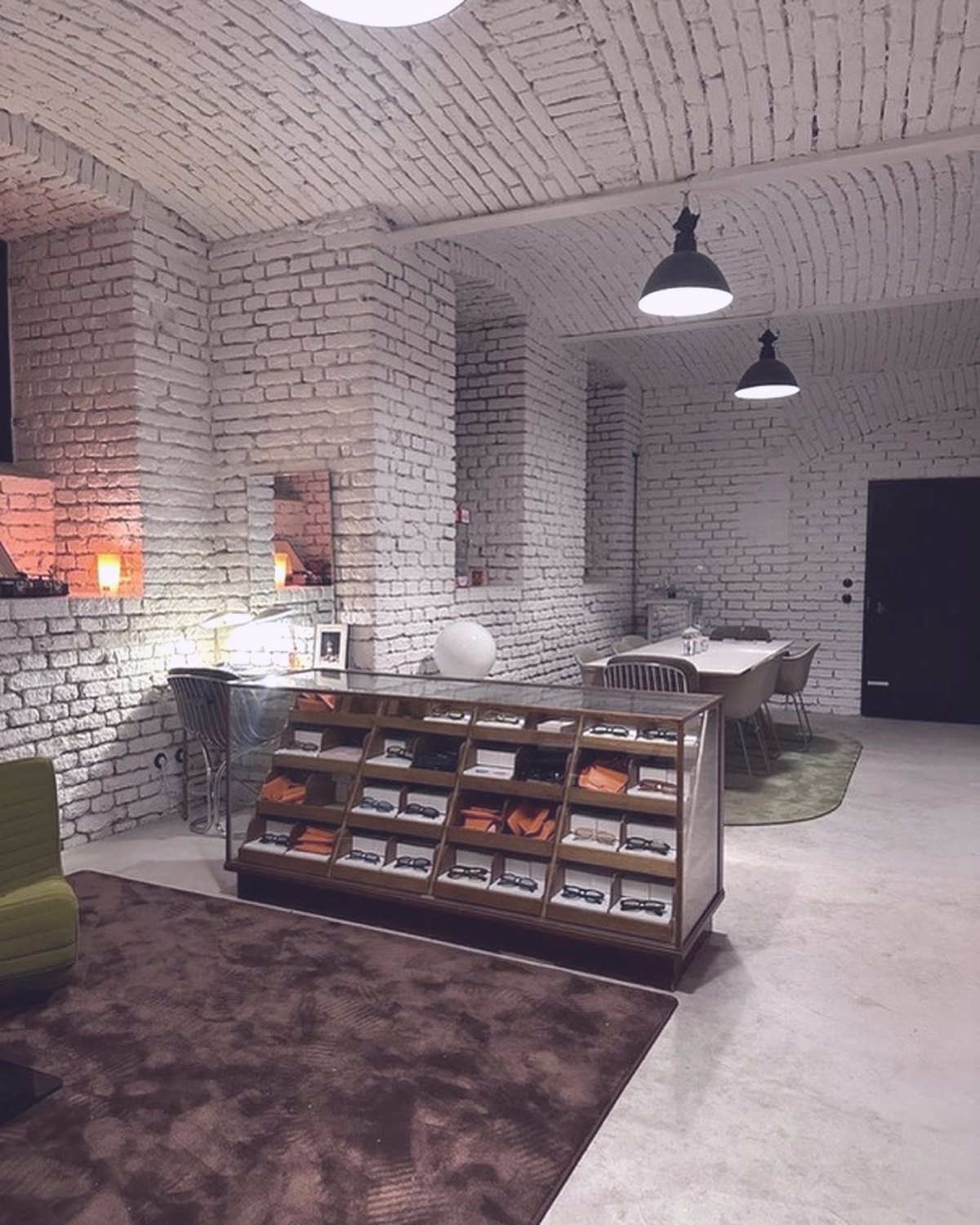 The lounge, display cabinet and projection-ready room